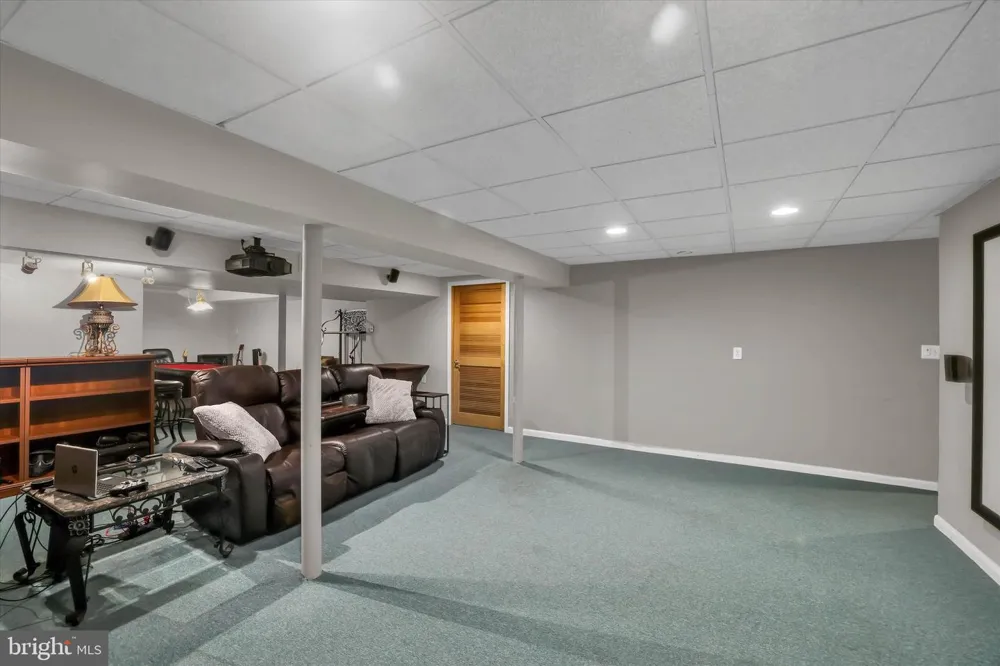 4 CREEKDALE DRIVE Delran, NJ 08075