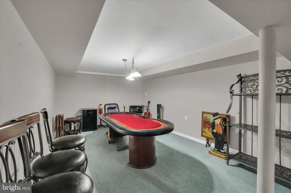 4 CREEKDALE DRIVE Delran, NJ 08075