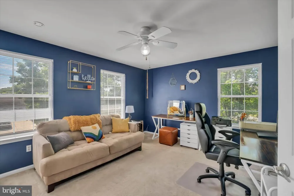 4 CREEKDALE DRIVE Delran, NJ 08075