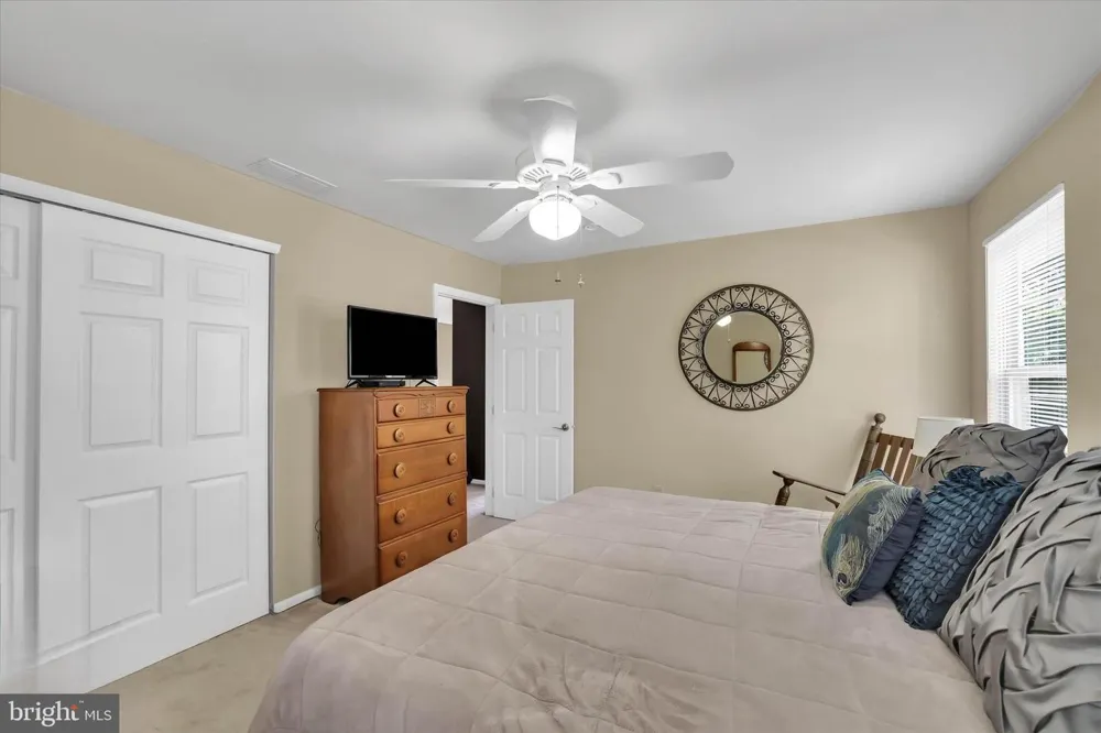 4 CREEKDALE DRIVE Delran, NJ 08075
