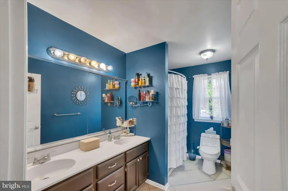 4 CREEKDALE DRIVE Delran, NJ 08075