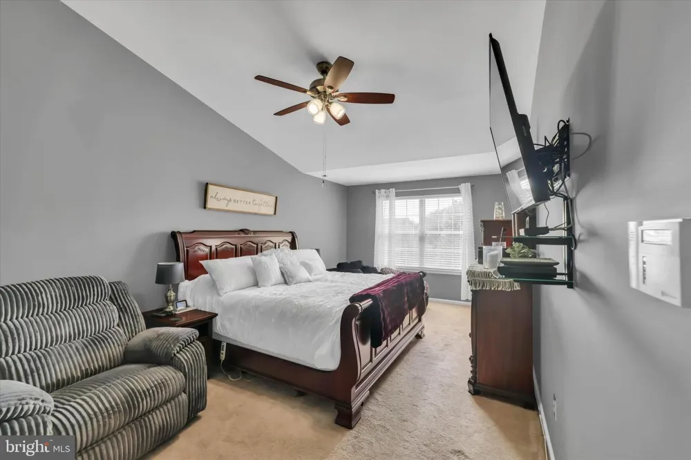 4 CREEKDALE DRIVE Delran, NJ 08075
