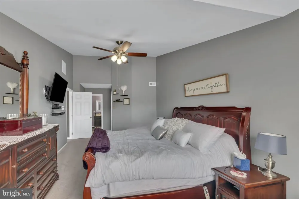 4 CREEKDALE DRIVE Delran, NJ 08075