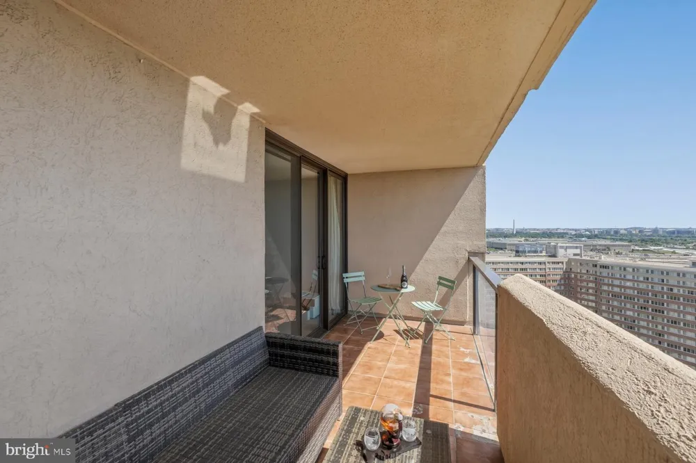 1101 S ARLINGTON RIDGE ROAD #1109 Arlington, VA 22202