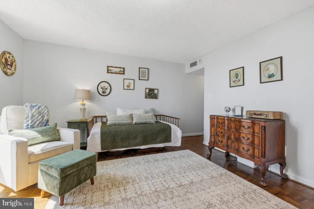 1101 S ARLINGTON RIDGE ROAD #1109 Arlington, VA 22202