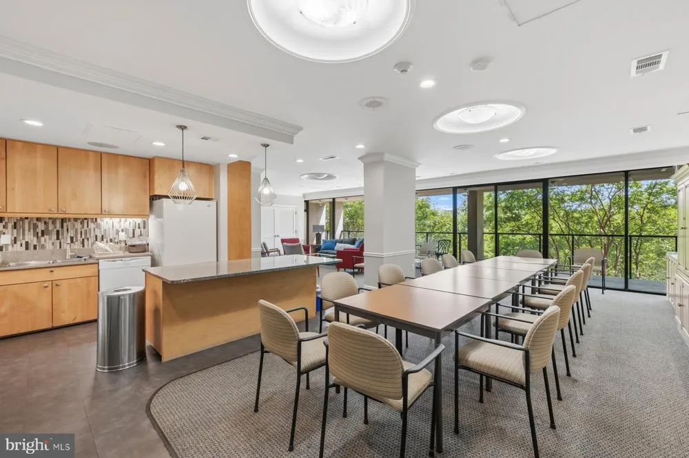 1101 S ARLINGTON RIDGE ROAD #1109 Arlington, VA 22202