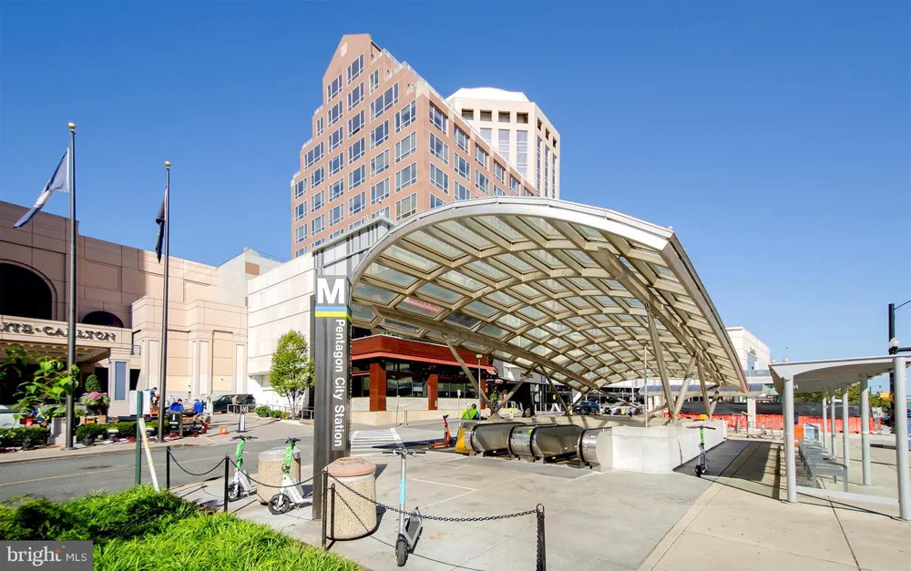 1101 S ARLINGTON RIDGE ROAD #1109 Arlington, VA 22202