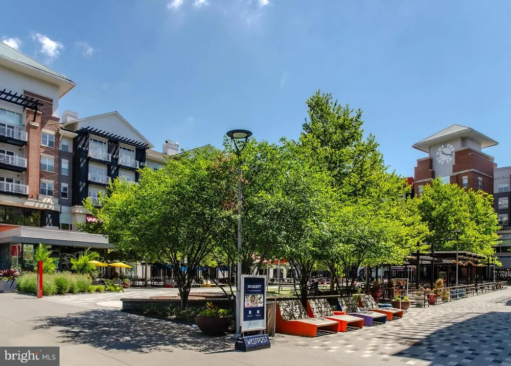 1101 S ARLINGTON RIDGE ROAD #1109 Arlington, VA 22202