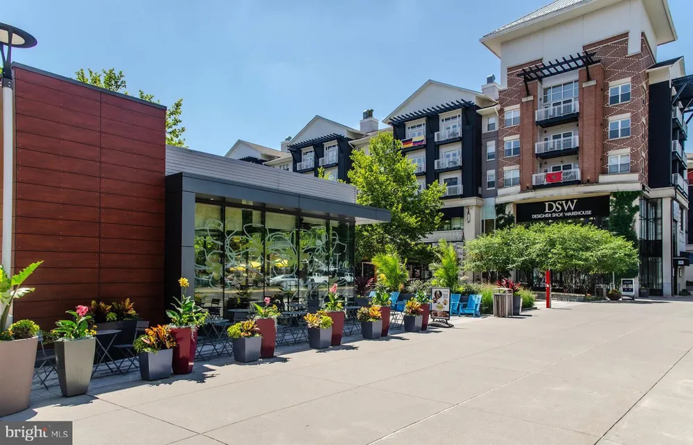 1101 S ARLINGTON RIDGE ROAD #1109 Arlington, VA 22202