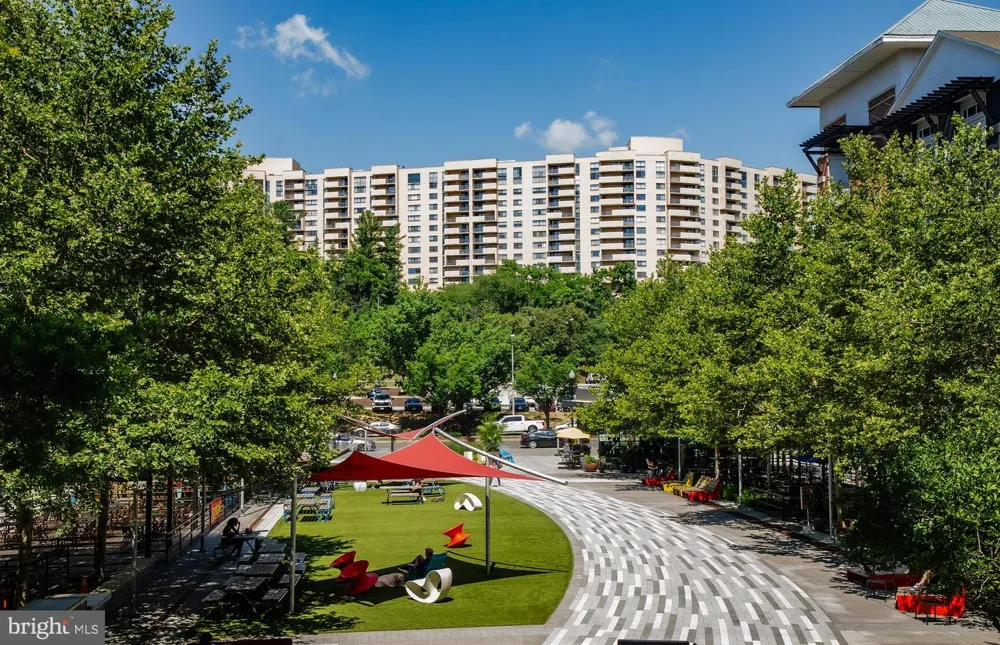 1101 S ARLINGTON RIDGE ROAD #1109 Arlington, VA 22202