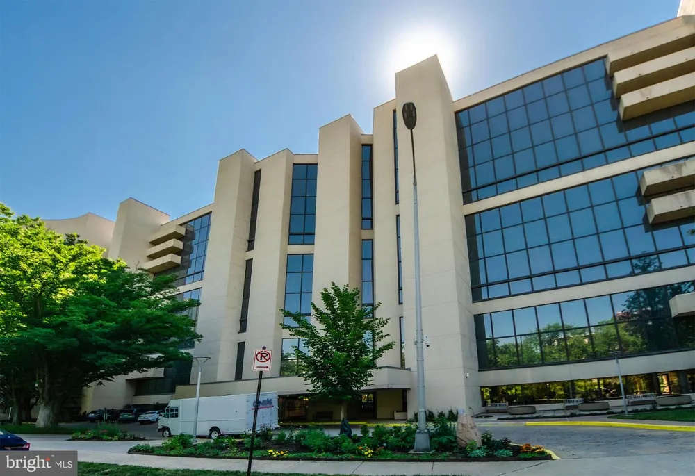 1101 S ARLINGTON RIDGE ROAD #1109 Arlington, VA 22202
