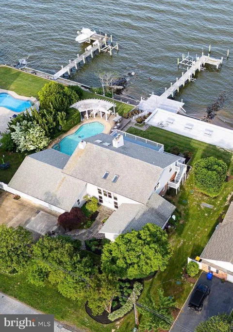 206 QUEEN ANNE CLUB DRIVE