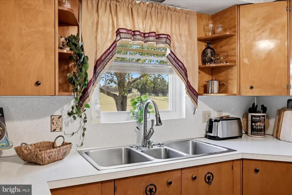 9581 VALLEY ROAD Berkeley Springs, WV 25411