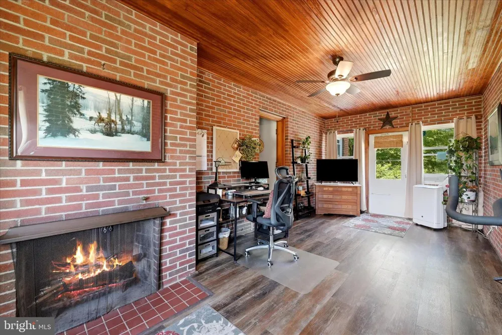 9581 VALLEY ROAD Berkeley Springs, WV 25411
