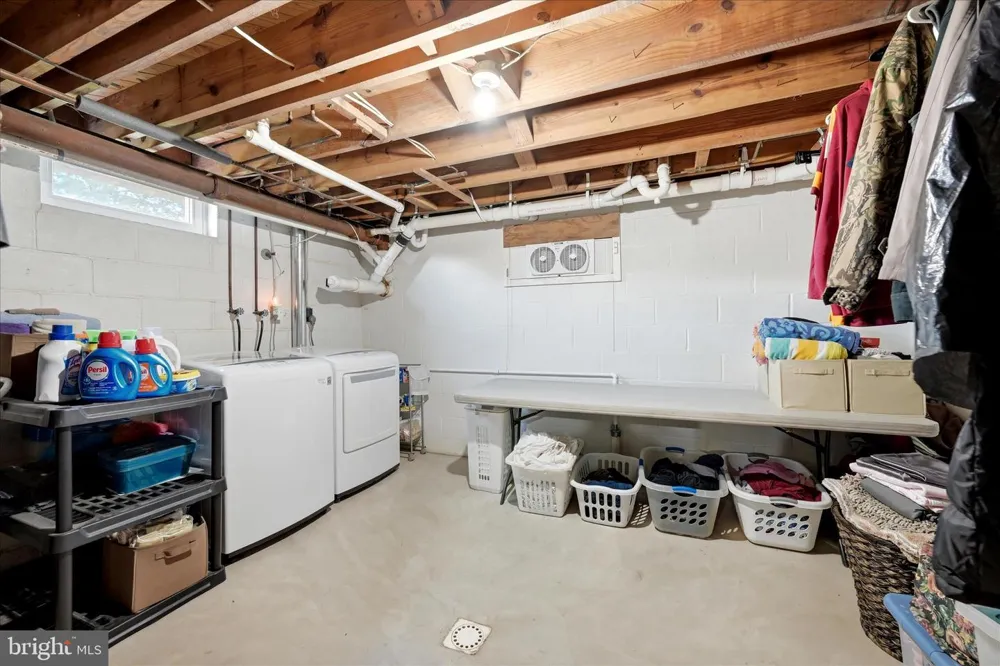 9581 VALLEY ROAD Berkeley Springs, WV 25411