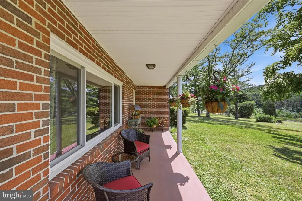 9581 VALLEY ROAD Berkeley Springs, WV 25411