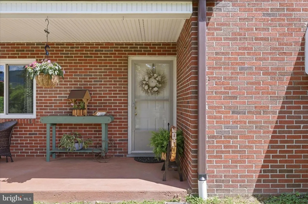 9581 VALLEY ROAD Berkeley Springs, WV 25411