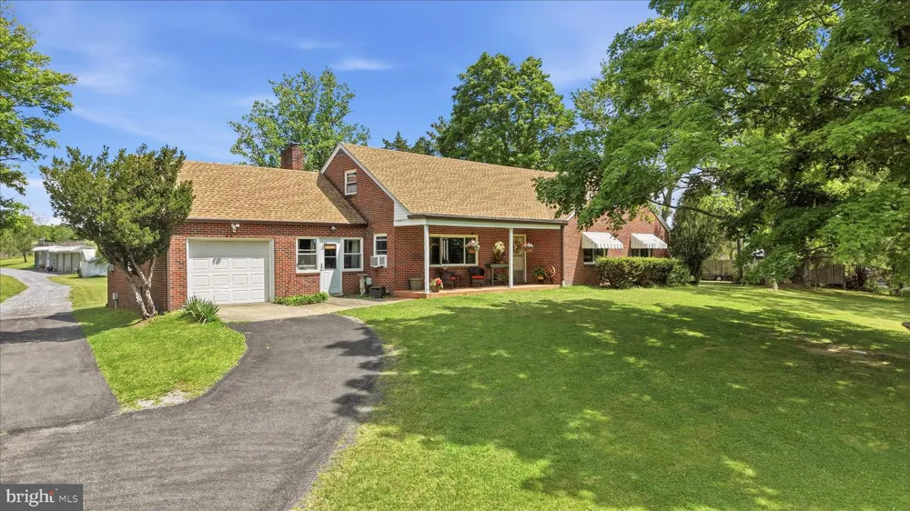 9581 VALLEY ROAD Berkeley Springs, WV 25411