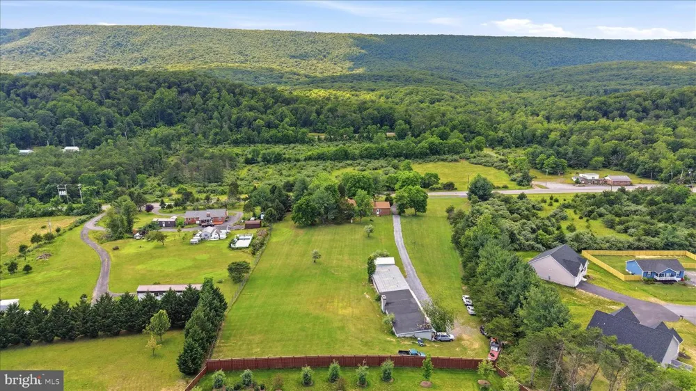 9581 VALLEY ROAD Berkeley Springs, WV 25411
