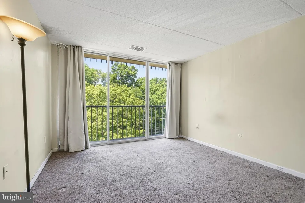 526 PLAYA DEL SOL Cherry Hill, NJ 08002