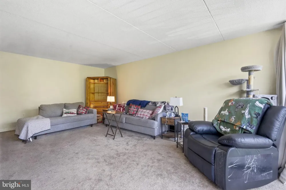 526 PLAYA DEL SOL Cherry Hill, NJ 08002