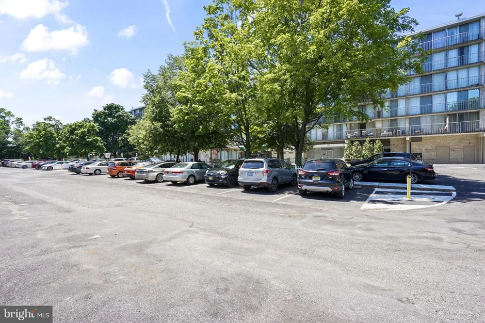 526 PLAYA DEL SOL Cherry Hill, NJ 08002