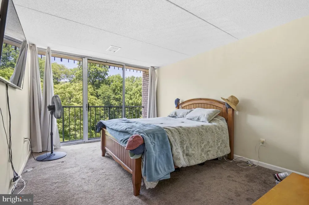 526 PLAYA DEL SOL Cherry Hill, NJ 08002