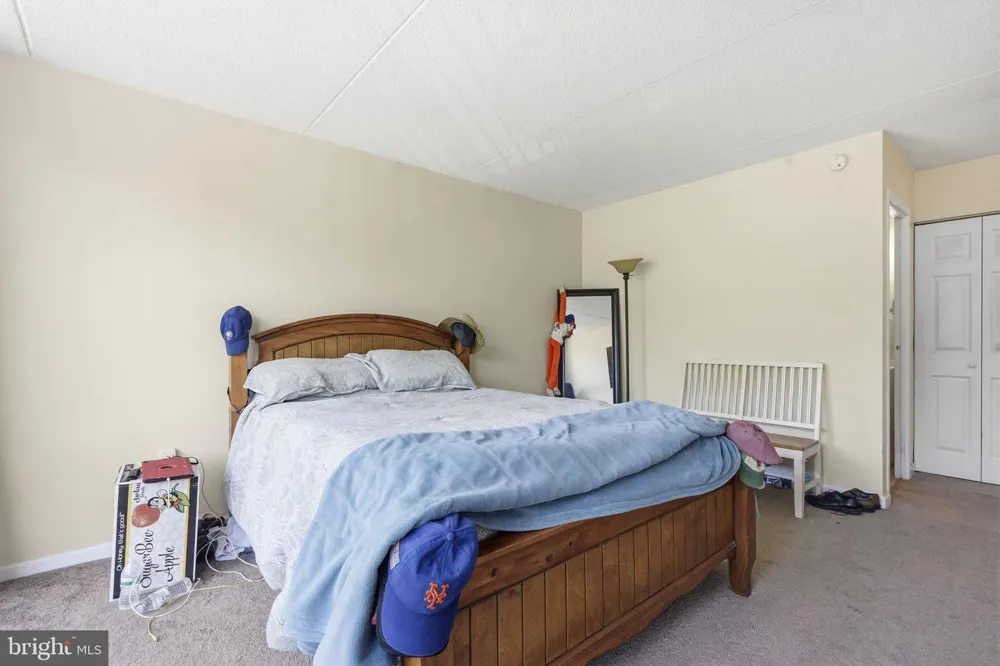 526 PLAYA DEL SOL Cherry Hill, NJ 08002
