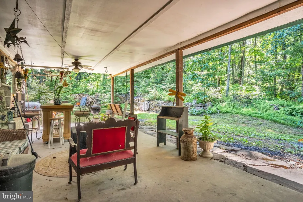 121 RAVINE LN Newport, PA 17074