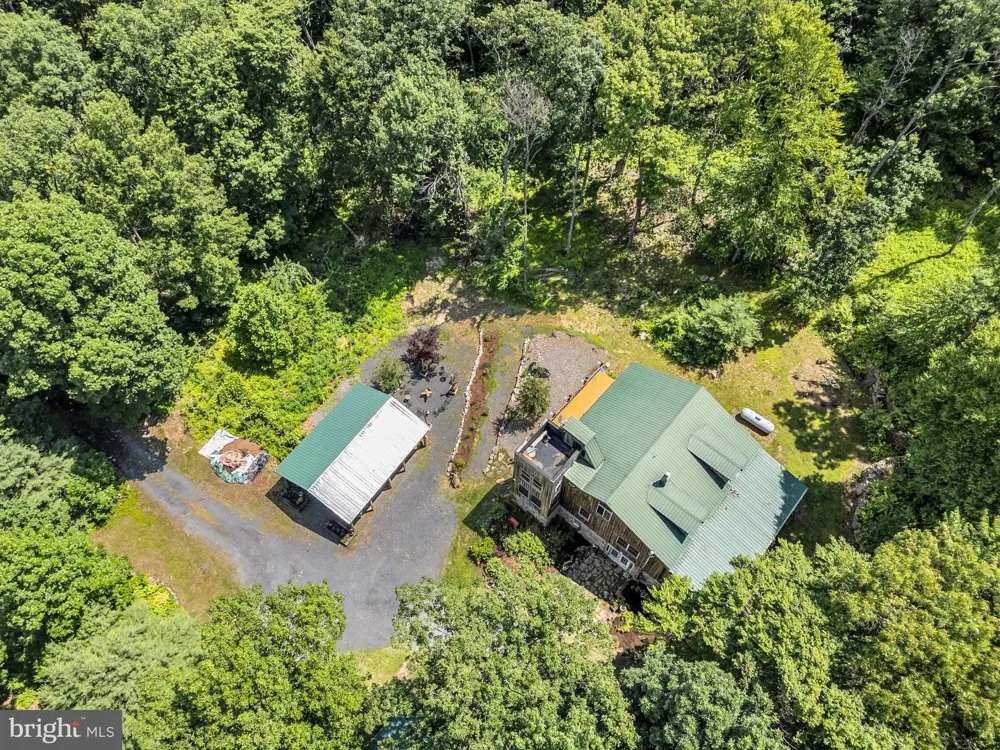 121 RAVINE LN Newport, PA 17074
