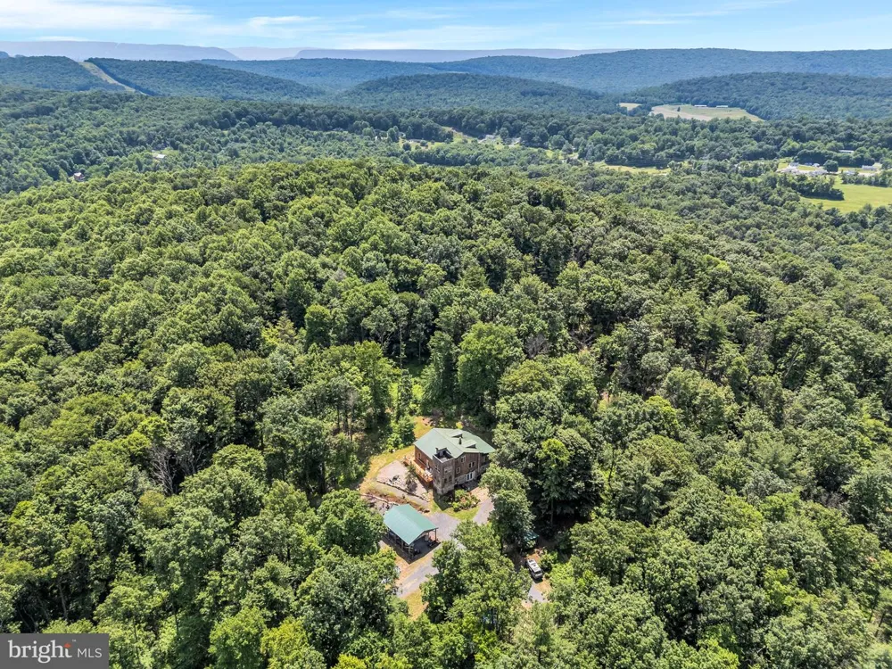 121 RAVINE LN Newport, PA 17074