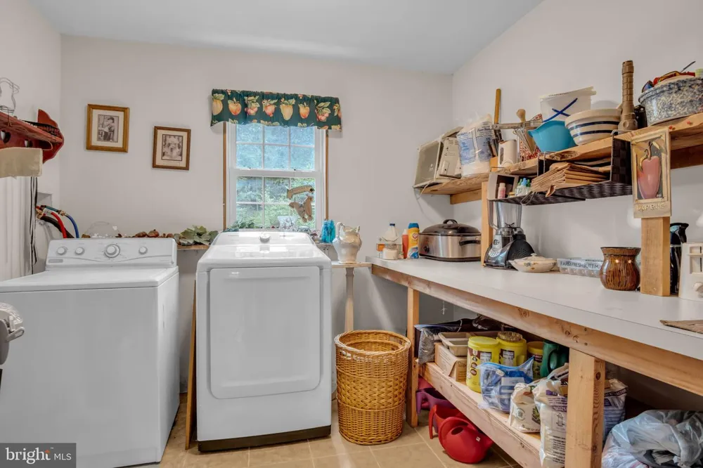 121 RAVINE LN Newport, PA 17074