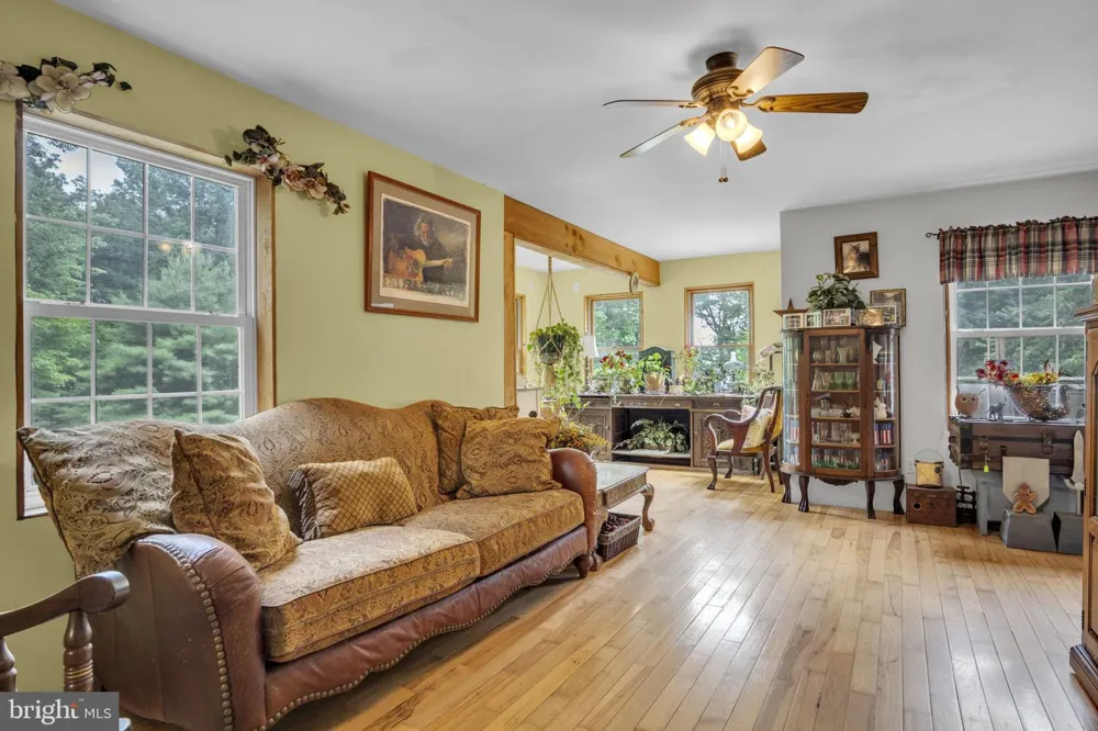 121 RAVINE LN Newport, PA 17074