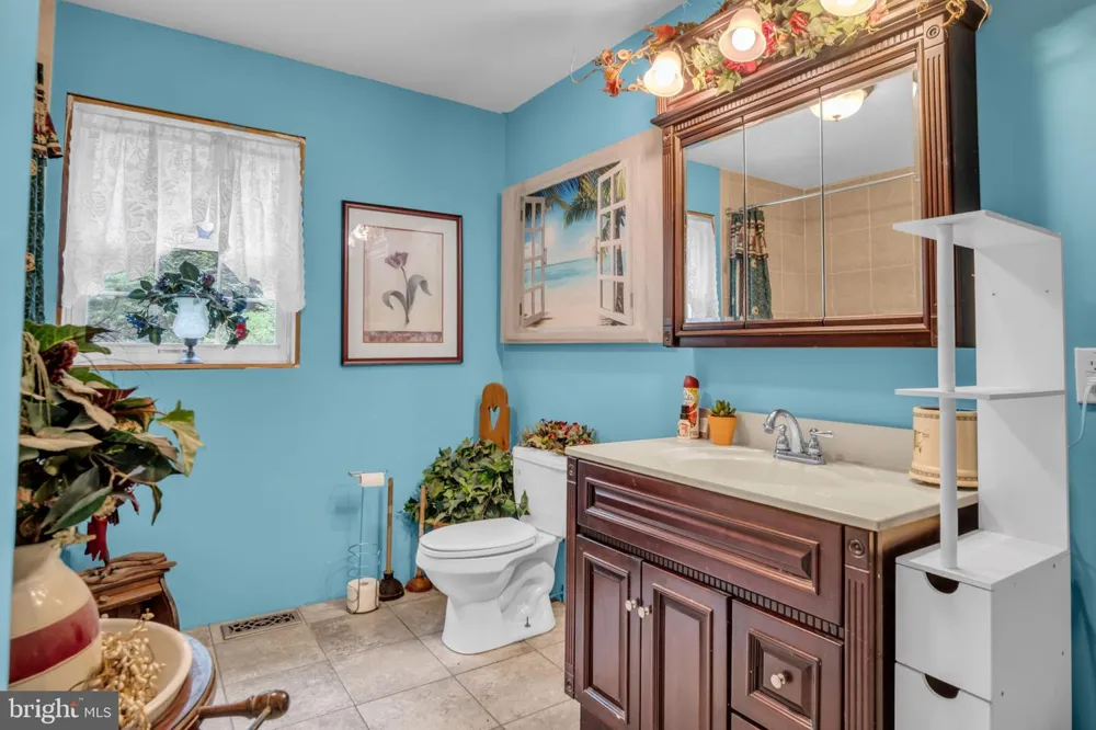 121 RAVINE LN Newport, PA 17074