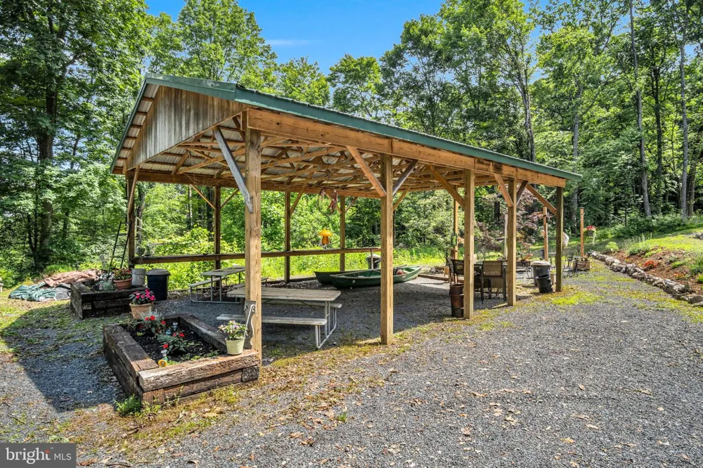 121 RAVINE LN Newport, PA 17074