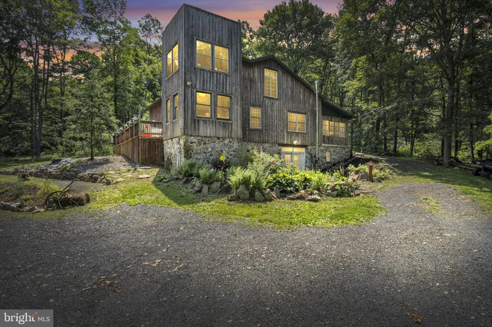 121 RAVINE LN Newport, PA 17074