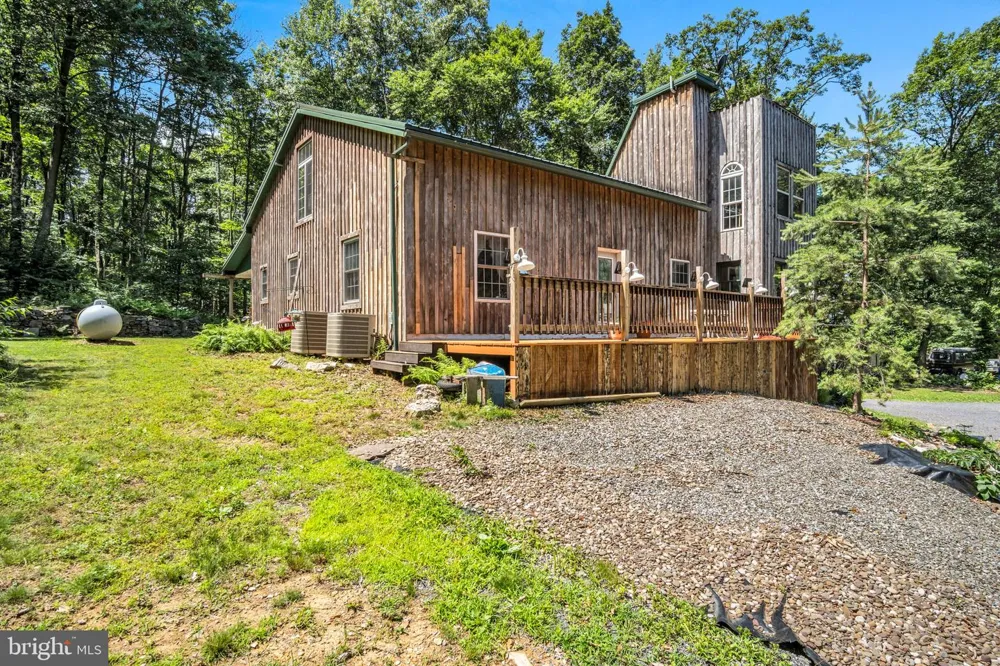 121 RAVINE LN Newport, PA 17074
