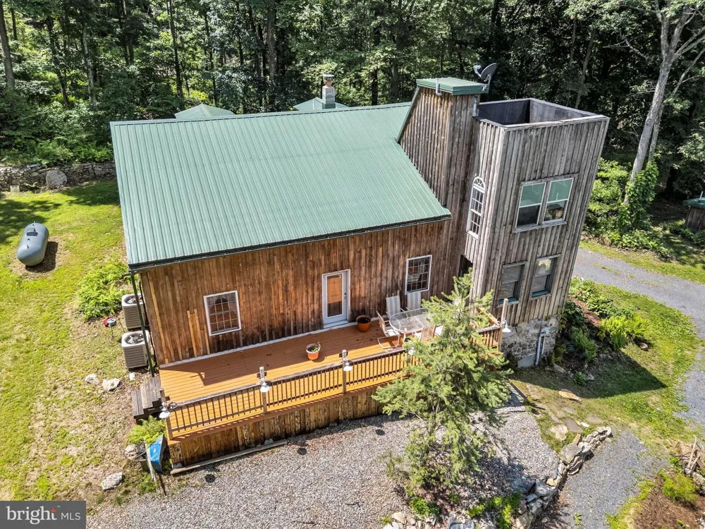 121 RAVINE LN Newport, PA 17074