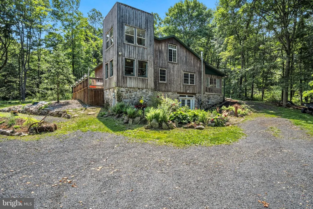 121 RAVINE LN Newport, PA 17074