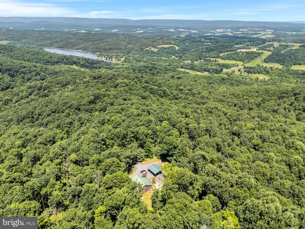 121 RAVINE LN Newport, PA 17074