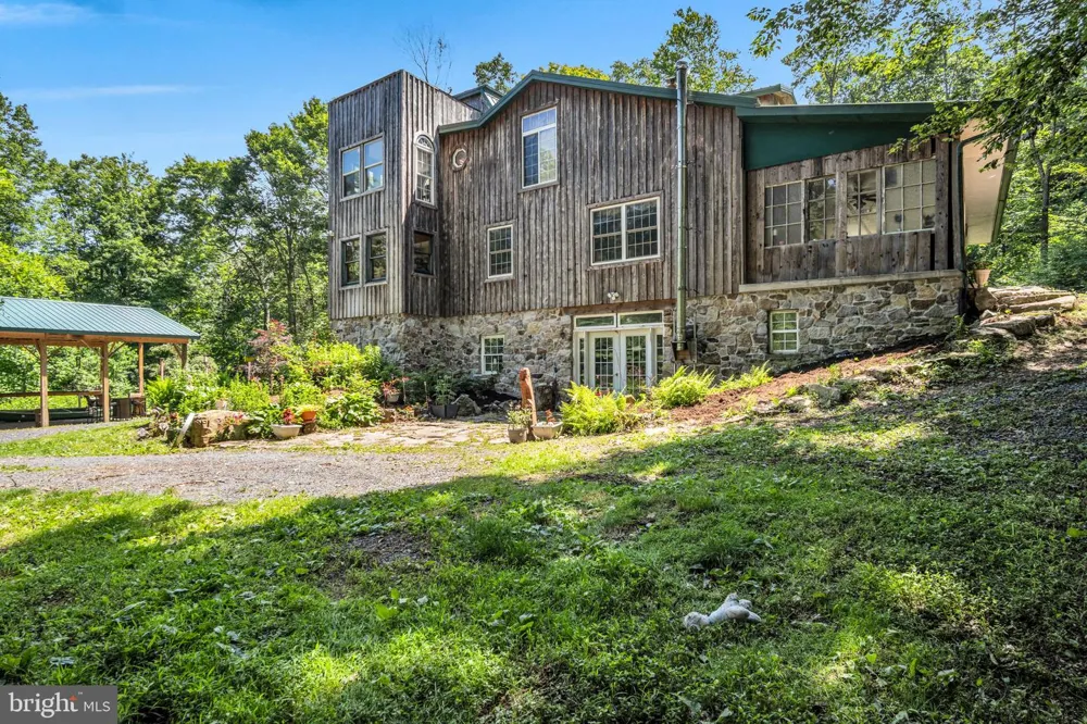 121 RAVINE LN Newport, PA 17074