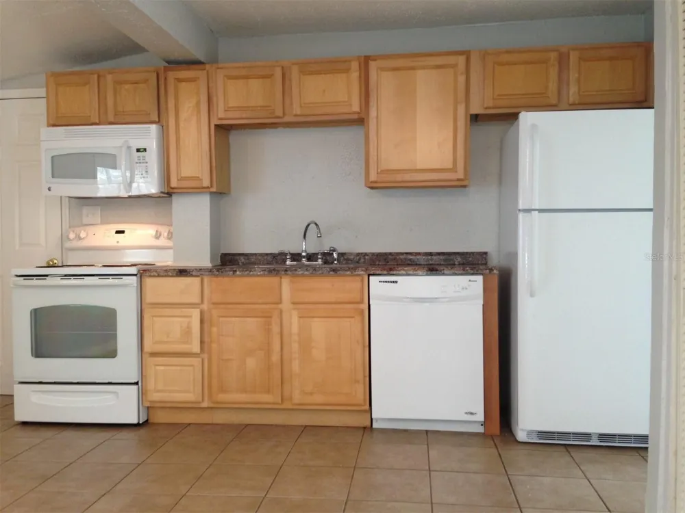 1328 CLOVERLAWN AVENUE #B Orlando, FL 32806