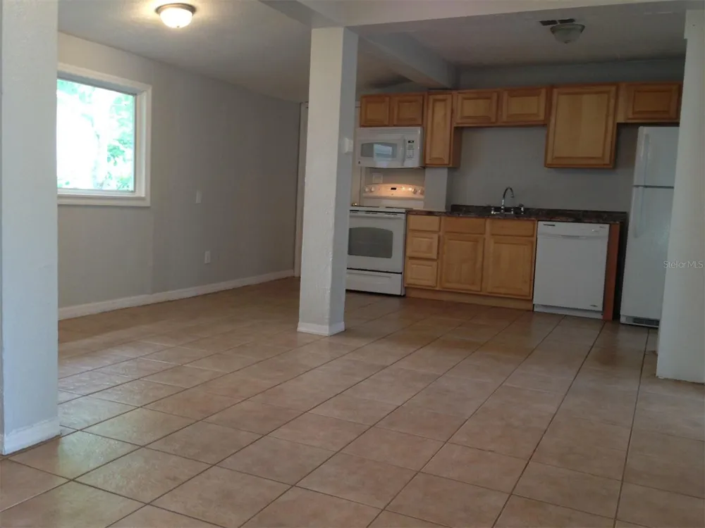 1328 CLOVERLAWN AVENUE #B Orlando, FL 32806