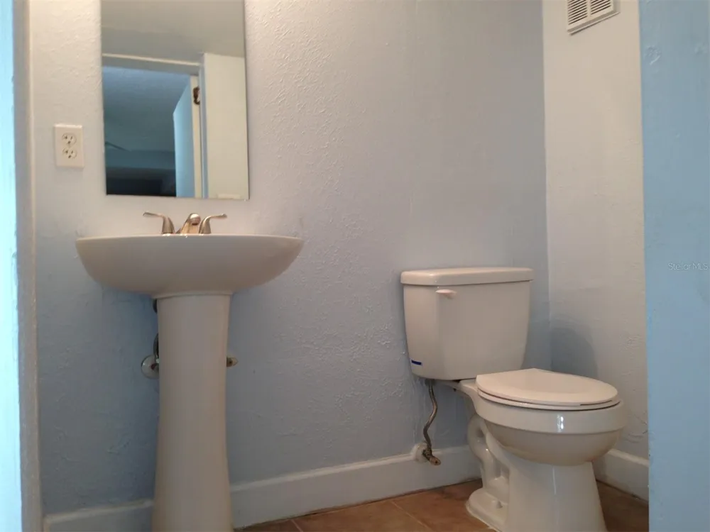 1328 CLOVERLAWN AVENUE #B Orlando, FL 32806