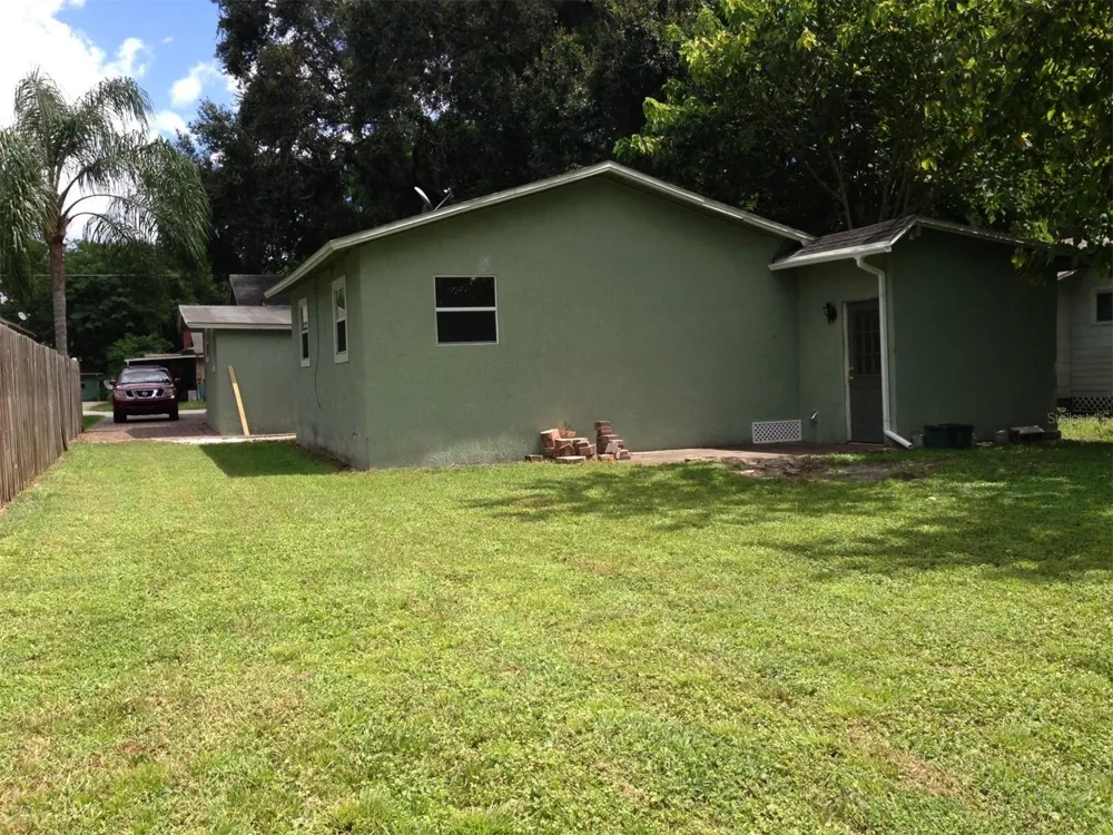 1328 CLOVERLAWN AVENUE #B Orlando, FL 32806
