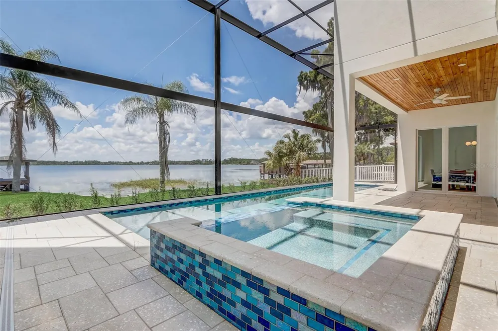 9940 LONE TREE LANE Orlando, FL 32836