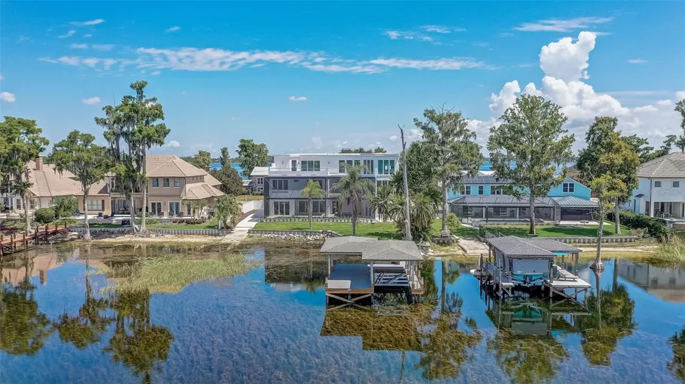 9940 LONE TREE LANE Orlando, FL 32836