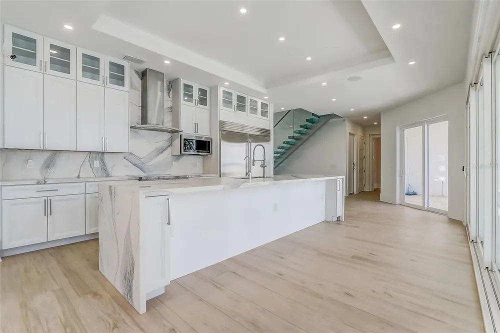 9940 LONE TREE LANE Orlando, FL 32836