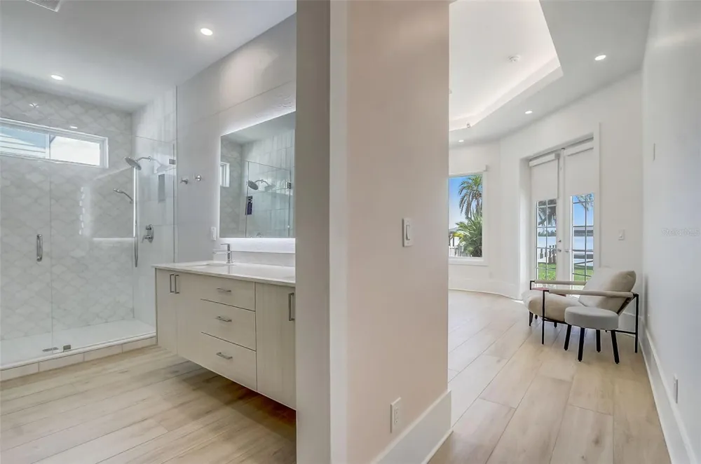 9940 LONE TREE LANE Orlando, FL 32836