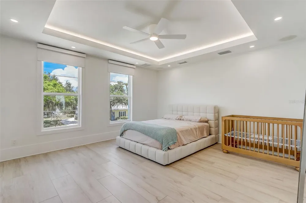 9940 LONE TREE LANE Orlando, FL 32836